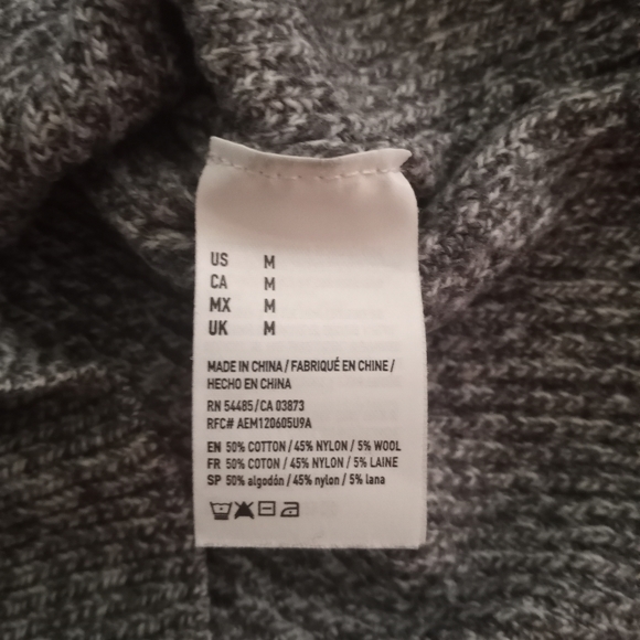 American Eagle Outfitters Turtleneck Sweater - Picture 3 of 5